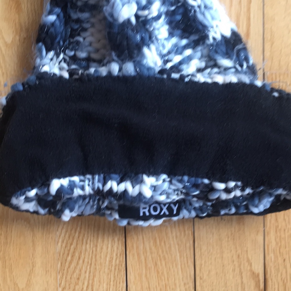 EUC | Roxy | Knit Toque - Picture 5 of 6